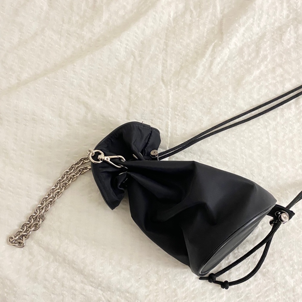 Stylenanda Chain Strap Drawstring Bucket Bag - Picture 2 of 3